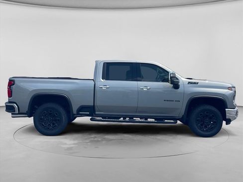 New 2026 Chevrolet Silverado 2500 LTZ w/ LTZ Premium Package AWD/4WD image 8