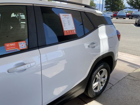 Used 2024 GMC Terrain SLE w/ Driver Convenience Package AWD/4WD image 56
