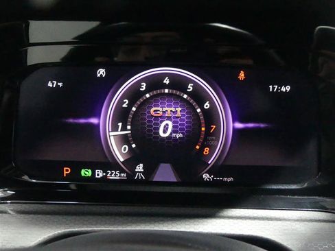 Used 2022 Volkswagen GTI SE image 34