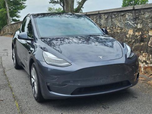 Used 2023 Tesla Model Y Long Range AWD/4WD image 12