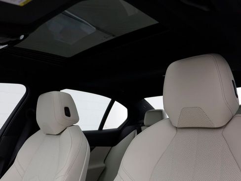 New 2026 BMW 530i xDrive w/ Premium Package image 13