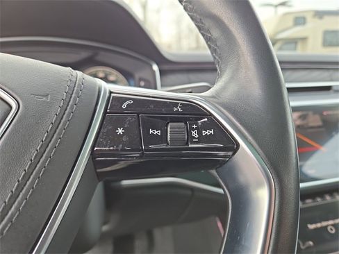 Used 2021 Audi A8 L 4.0T w/ Executive Plus Package image 18