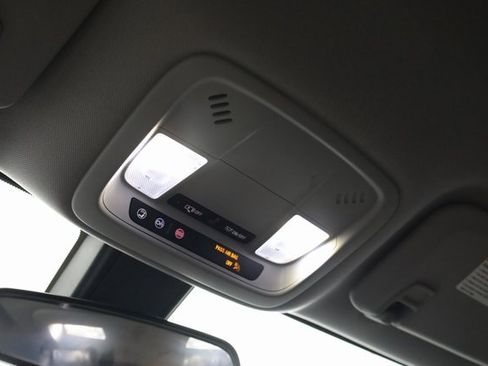 Used 2020 Chevrolet Malibu LS image 19