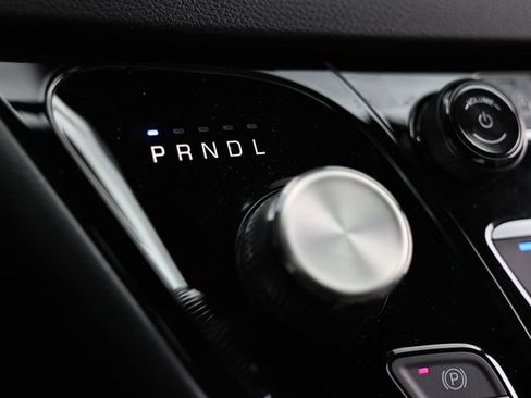 Used 2025 Chrysler Pacifica Select FWD image 34