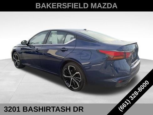 Used 2024 Nissan Altima 2.5 SR w/ SR Premium Package FWD image 3