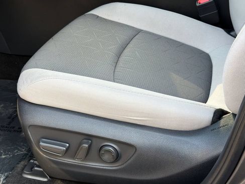 Used 2025 Toyota RAV4 XLE w/ Convenience Package AWD/4WD image 23