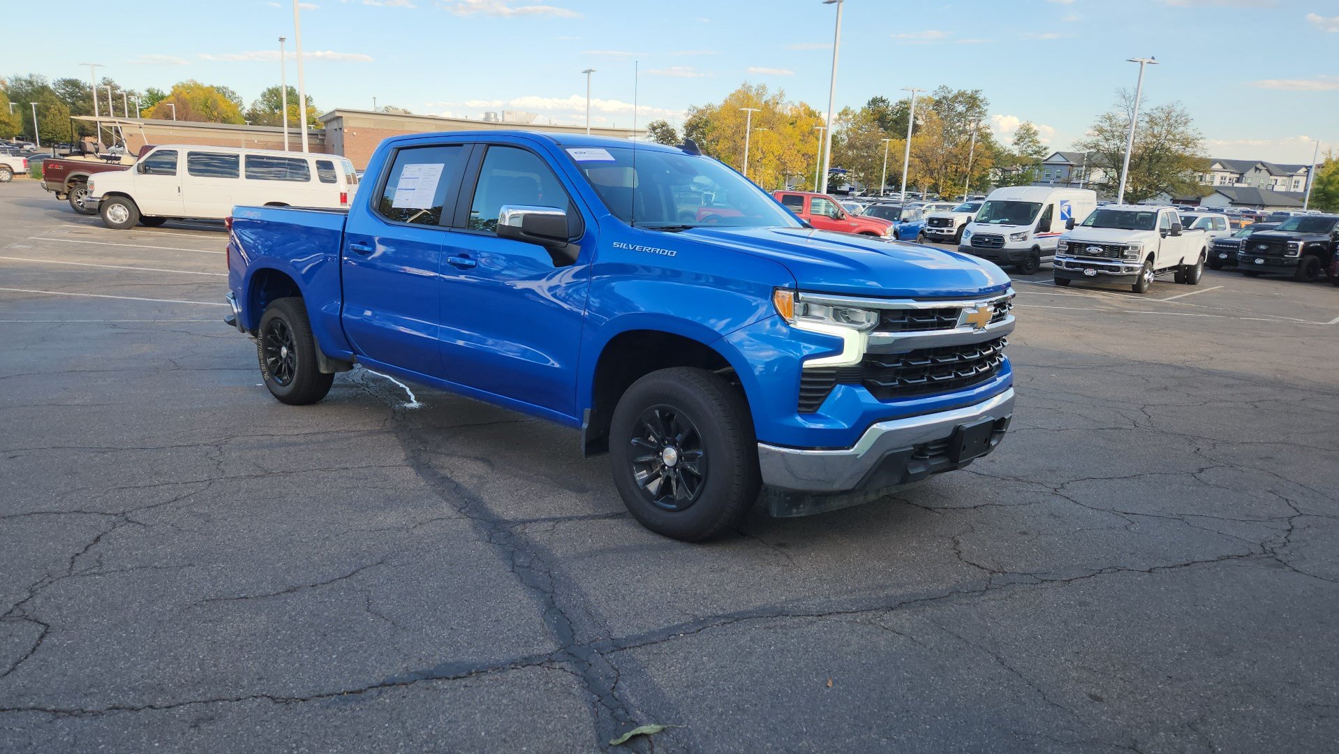 Used 2025 Chevrolet Silverado 1500 LT AWD/4WD image 14