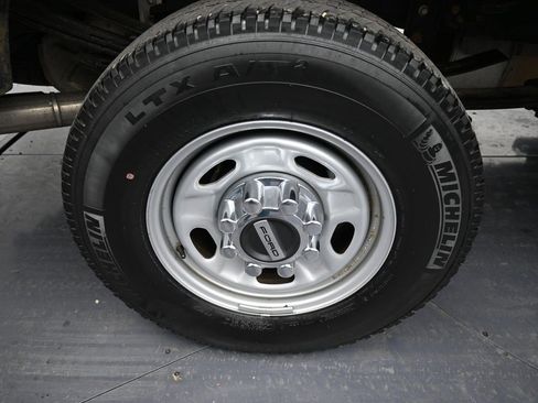 Used 2022 Ford F250 XL w/ Power Equipment Group image 26