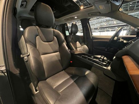 Used 2024 Volvo XC90 T8 Plus w/ Protection Package Premier AWD/4WD image 24