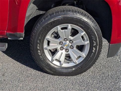 Used 2022 Chevrolet Colorado LT w/ Luxury Package image 13
