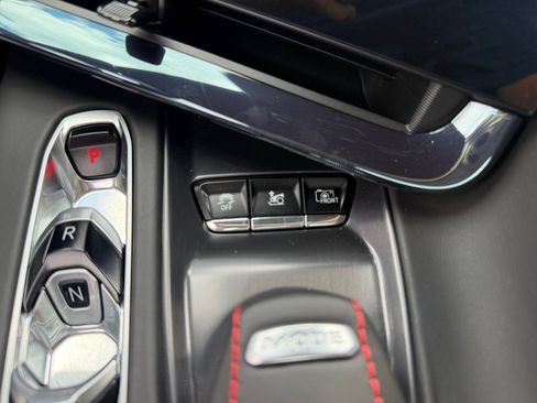 Used 2024 Chevrolet Corvette Stingray Premium Conv w/ Z51 Performance Package RWD image 31
