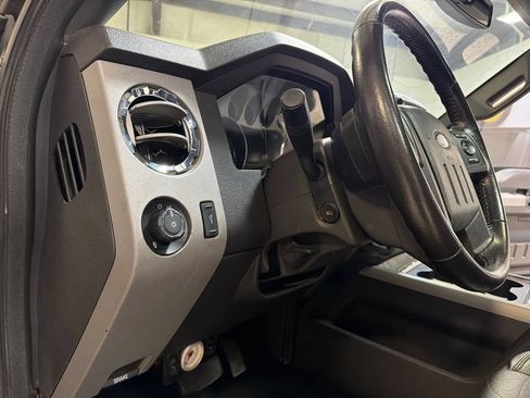 Used 2013 Ford F250 Lariat w/ Lariat Ultimate Pkg AWD/4WD image 29