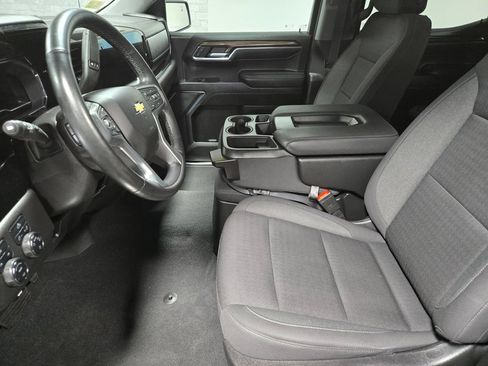 Used 2023 Chevrolet Silverado 1500 LT AWD/4WD image 9