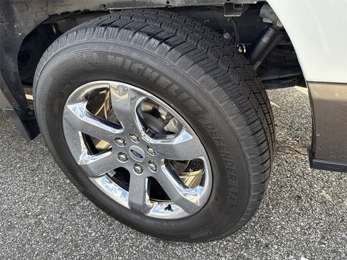 Used 2022 Ford F150 Lariat w/ Equipment Group 502A High image 20