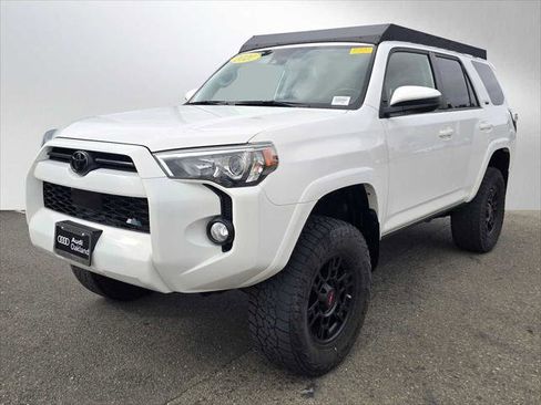 Used 2020 Toyota 4Runner SR5 image 7