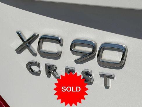 Certified 2025 Volvo XC90 T8 Plus AWD/4WD image 11