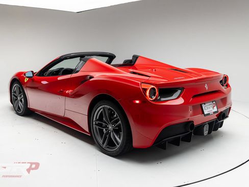 Used 2017 Ferrari 488 Spider RWD image 5