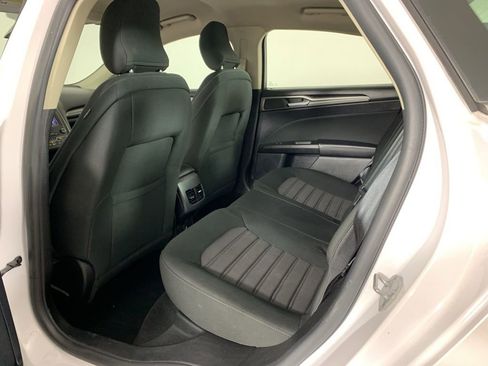 Used 2019 Ford Fusion SE image 30