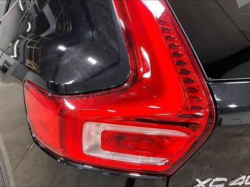 Used 2025 Volvo XC40 B5 Core w/ Protection Package Premier AWD/4WD image 22
