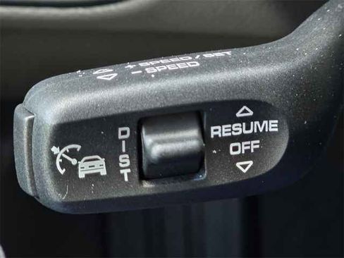 New 2025 Porsche Macan image 20