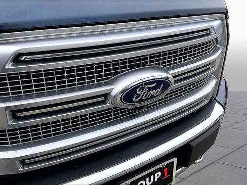 Used 2016 Ford F150 Platinum w/ Equipment Group 701A Luxury AWD/4WD image 32