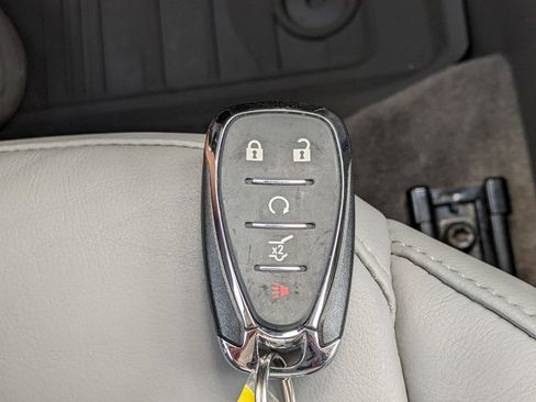 Used 2020 Chevrolet Traverse LT w/ LPO, Floor Liner Package image 31