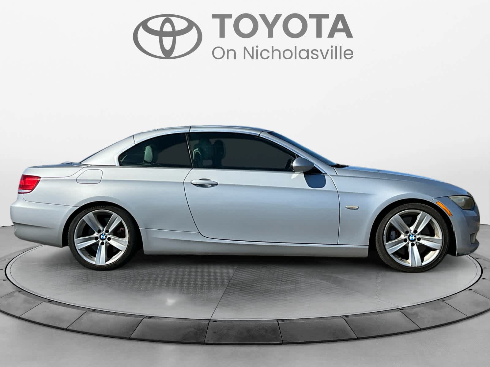 Used 2009 BMW 335i Convertible RWD image 6