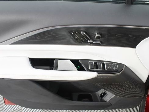 Used 2024 Cadillac Lyriq Sport image 16