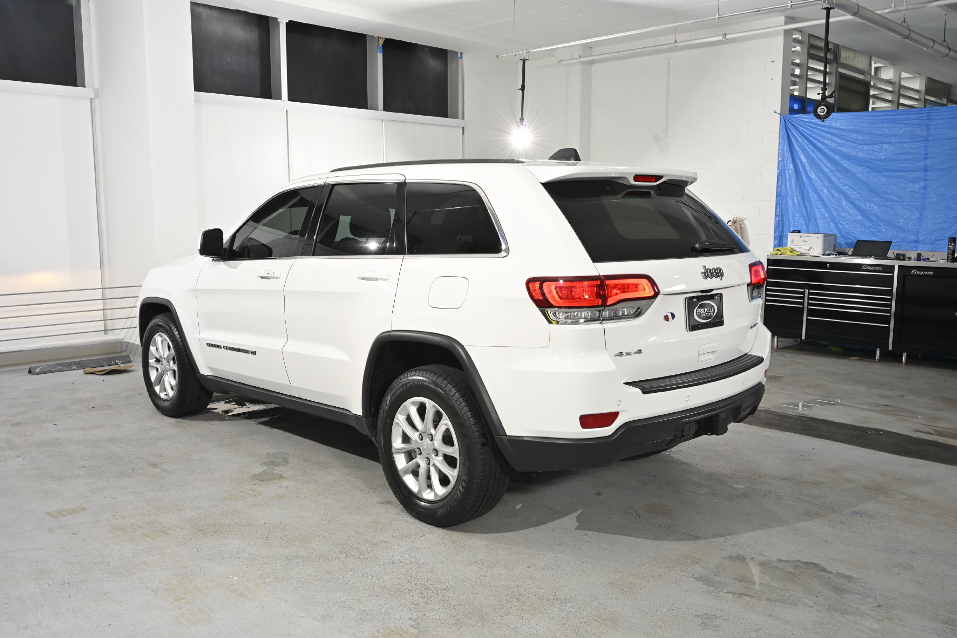 Used 2022 Jeep Grand Cherokee Laredo X AWD/4WD image 3