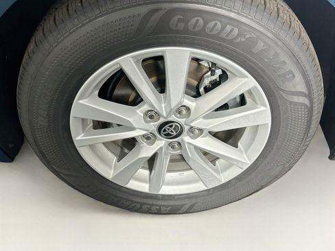 Used 2026 Toyota Camry LE w/ Convenience Package FWD image 11