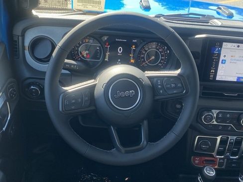 New 2025 Jeep Gladiator Willys image 37