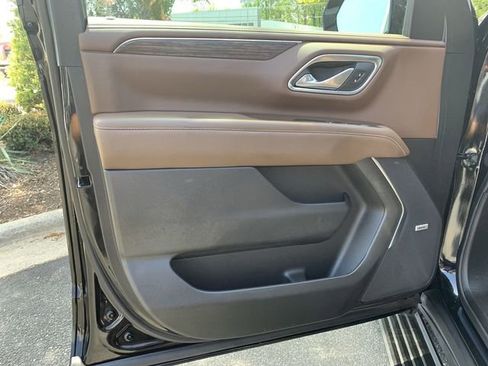 Used 2024 Chevrolet Suburban High Country image 17