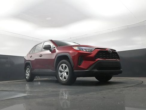 Used 2021 Toyota RAV4 LE FWD image 27