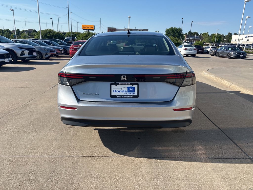 Certified 2025 Honda Accord SE image 6