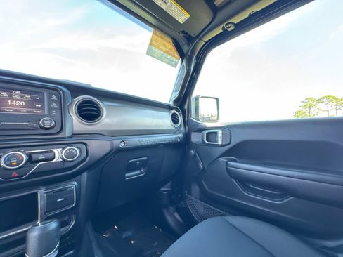 Certified 2021 Jeep Wrangler Sport image 19