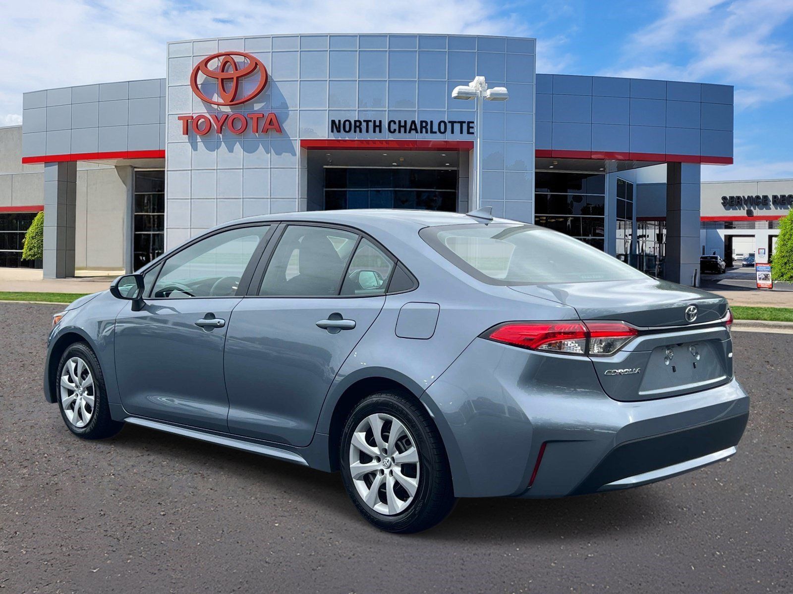 Used 2020 Toyota Corolla LE FWD image 4