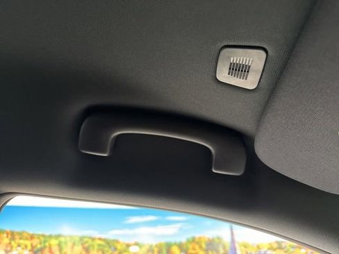 Used 2019 Jeep Grand Cherokee Altitude image 33