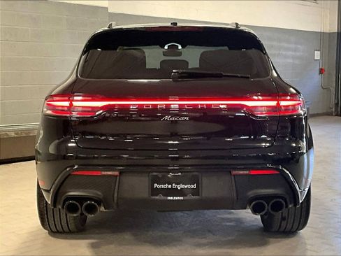 Certified 2023 Porsche Macan image 9