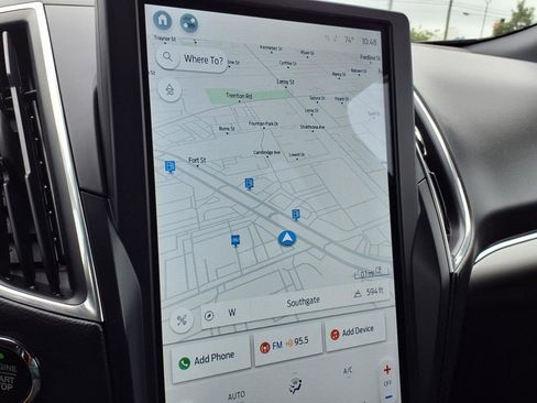 Used 2022 Ford Edge Titanium w/ Equipment Group 301A image 8