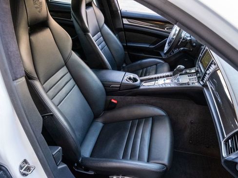 Used 2016 Porsche Panamera GTS image 25