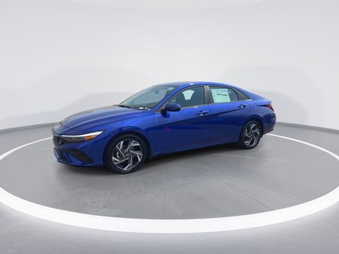 New 2026 Hyundai Elantra Limited FWD image 4
