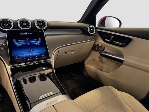 Certified 2025 Mercedes-Benz GLC 300 4MATIC image 25