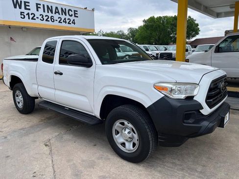 Used 2018 Toyota Tacoma SR RWD image 6