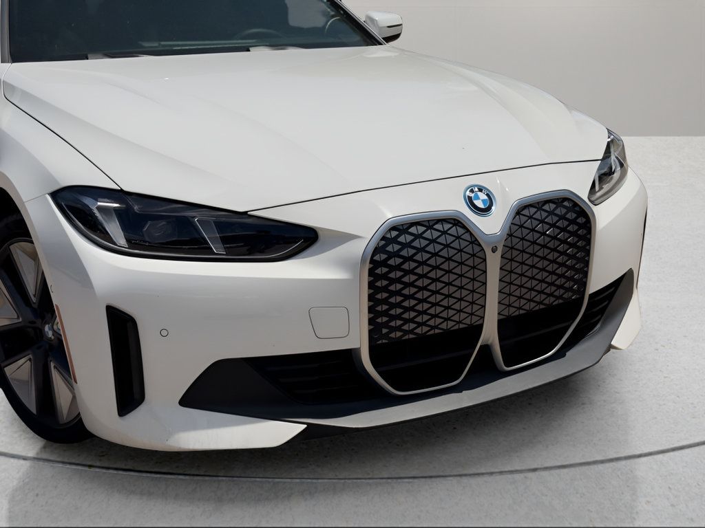 Used 2025 BMW i4 eDrive40 w/ Premium Package RWD image 2