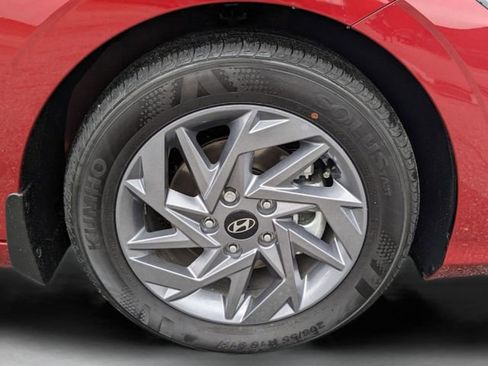 Certified 2025 Hyundai Elantra Sport FWD image 13