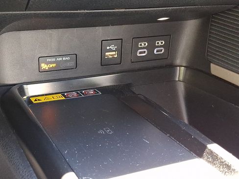 Used 2025 Toyota Camry SE FWD image 24
