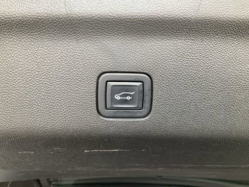 Used 2023 Chevrolet Suburban High Country image 22