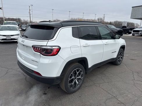 Used 2025 Jeep Compass Limited image 10
