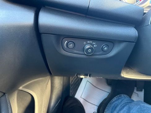 Used 2018 Buick Regal Preferred w/ Sights and Sounds Package image 13