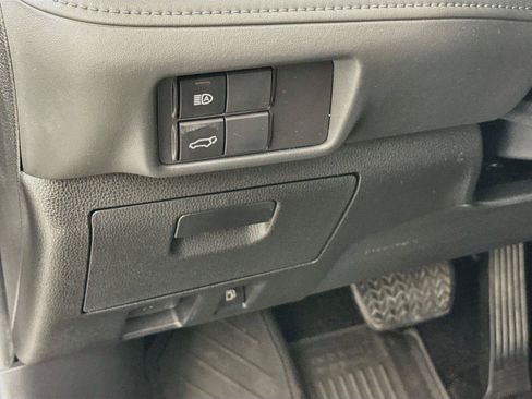Used 2022 Toyota Highlander XSE FWD image 15